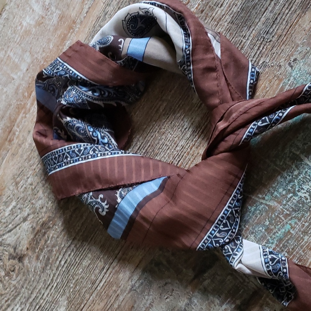 VINTAGE 30"x30" Silk Scarf Brown, Blue & Cream Paisley scarf.  EUC. (BIN 008)